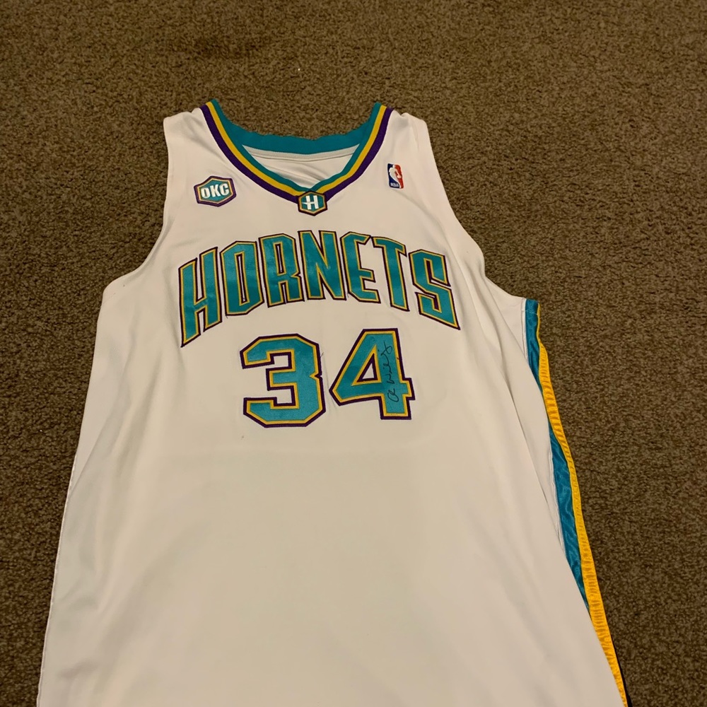 Aaron Williams okc hornets signed jersey